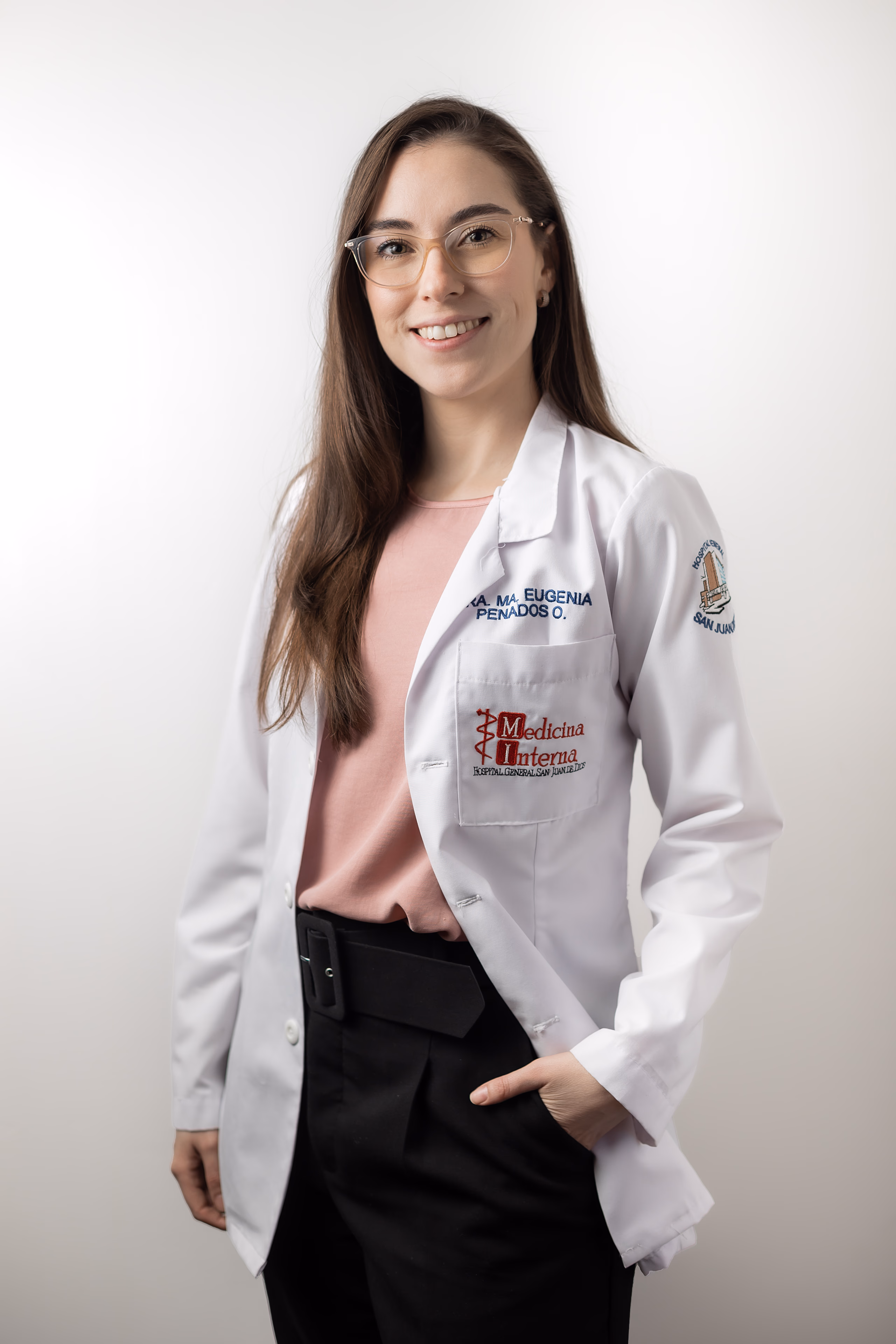 Dra. María Eugenia Penados Ovalle Médico Internista y Endocrinóloga en Guatemala